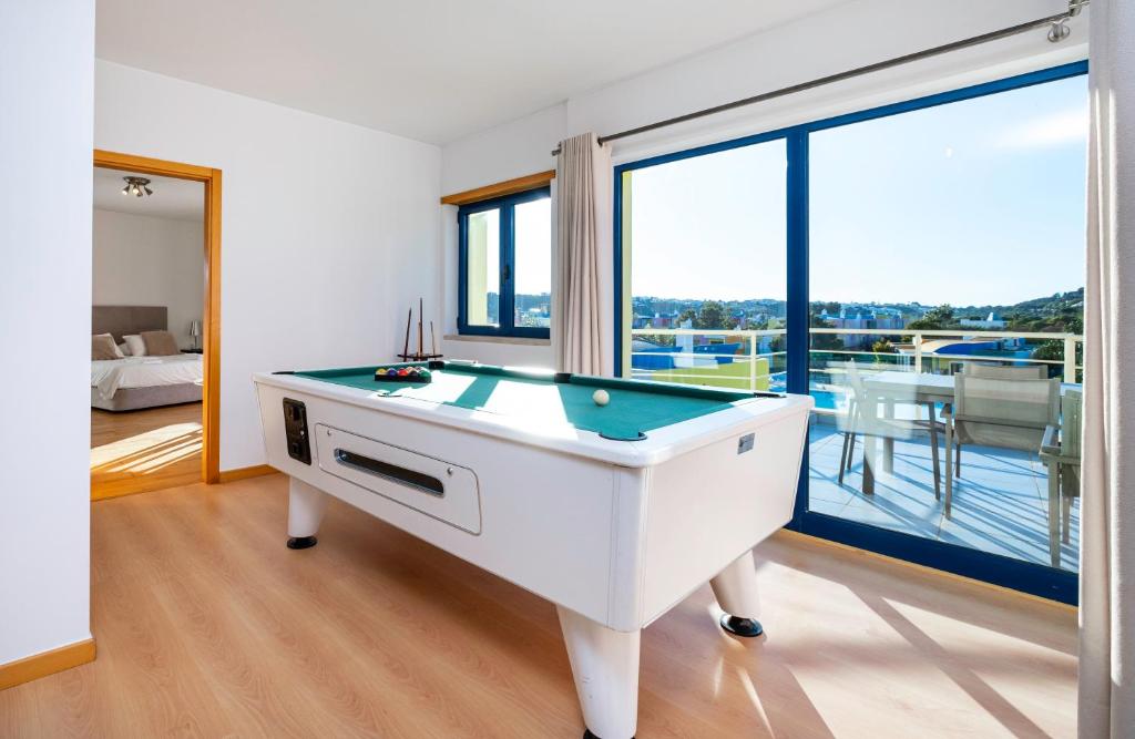 Apartamento Orada HotTub Billiard & Pool view